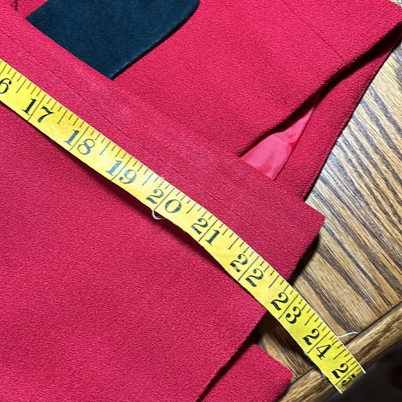 EVAN PICONE 2piece suit. Size 16, 💯 % wool. Red with black velvet trim. - Picture 15 of 15